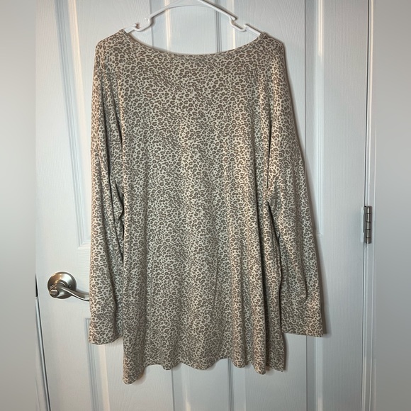 American Eagle Oversized Leopard Print Long Sleeve Shirt - Picture 5 of 6